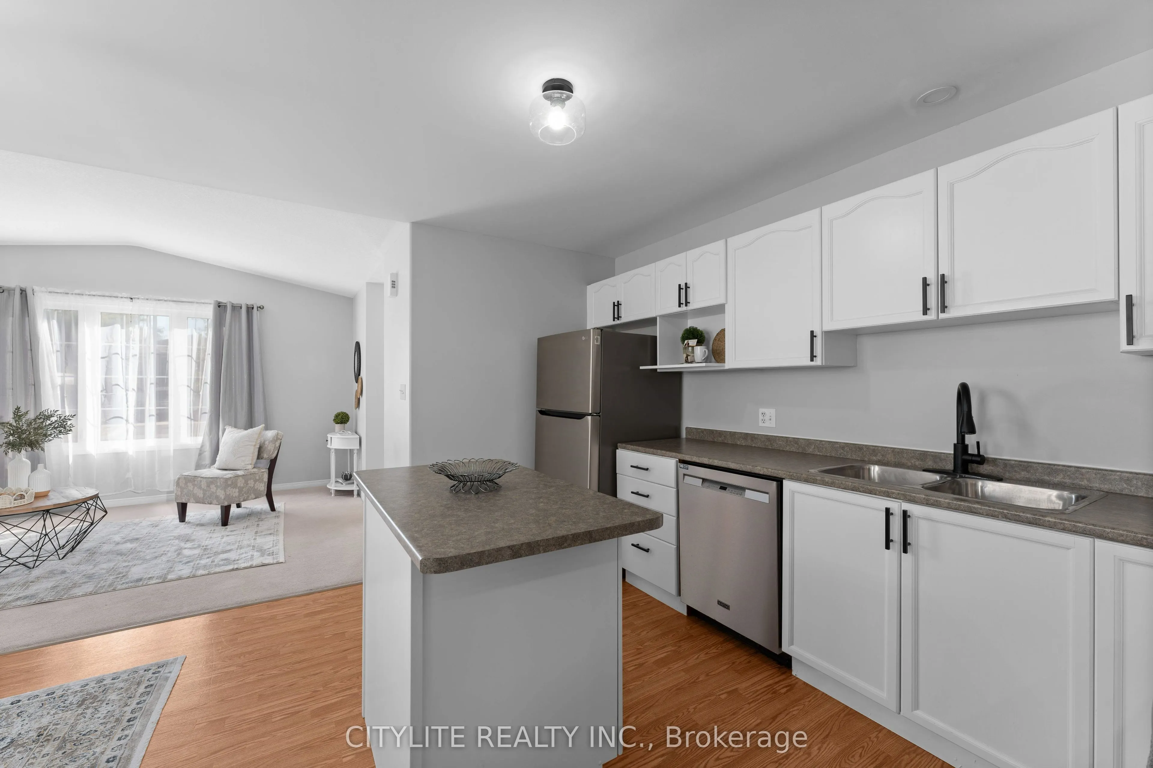844 PEACHWOOD Street