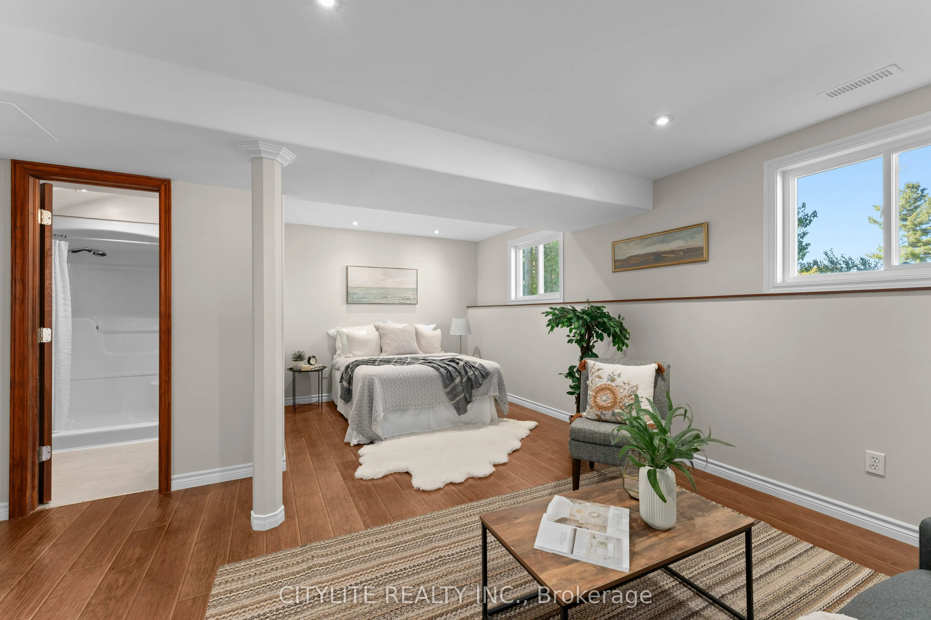844 PEACHWOOD Street