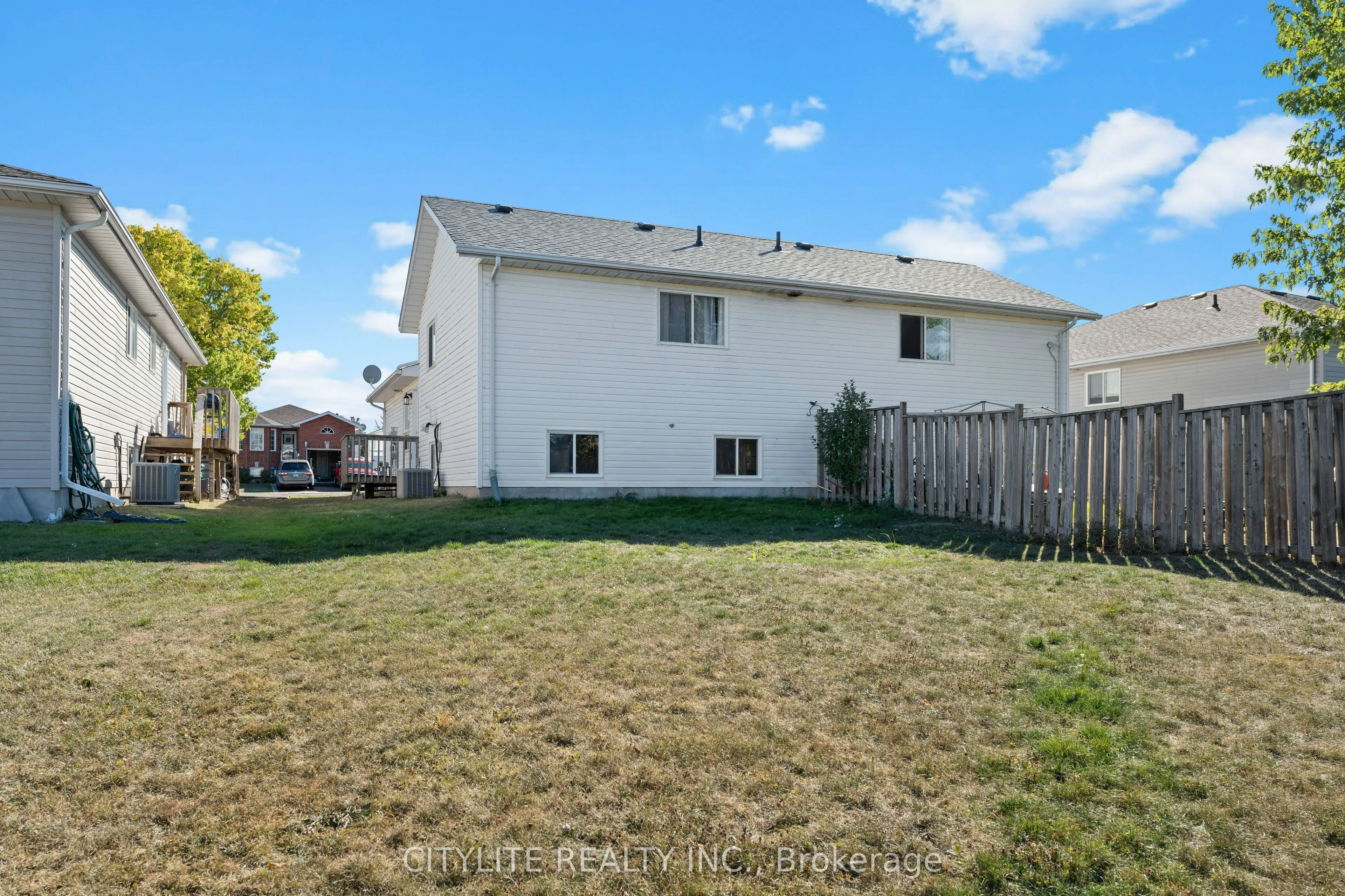 844 PEACHWOOD Street