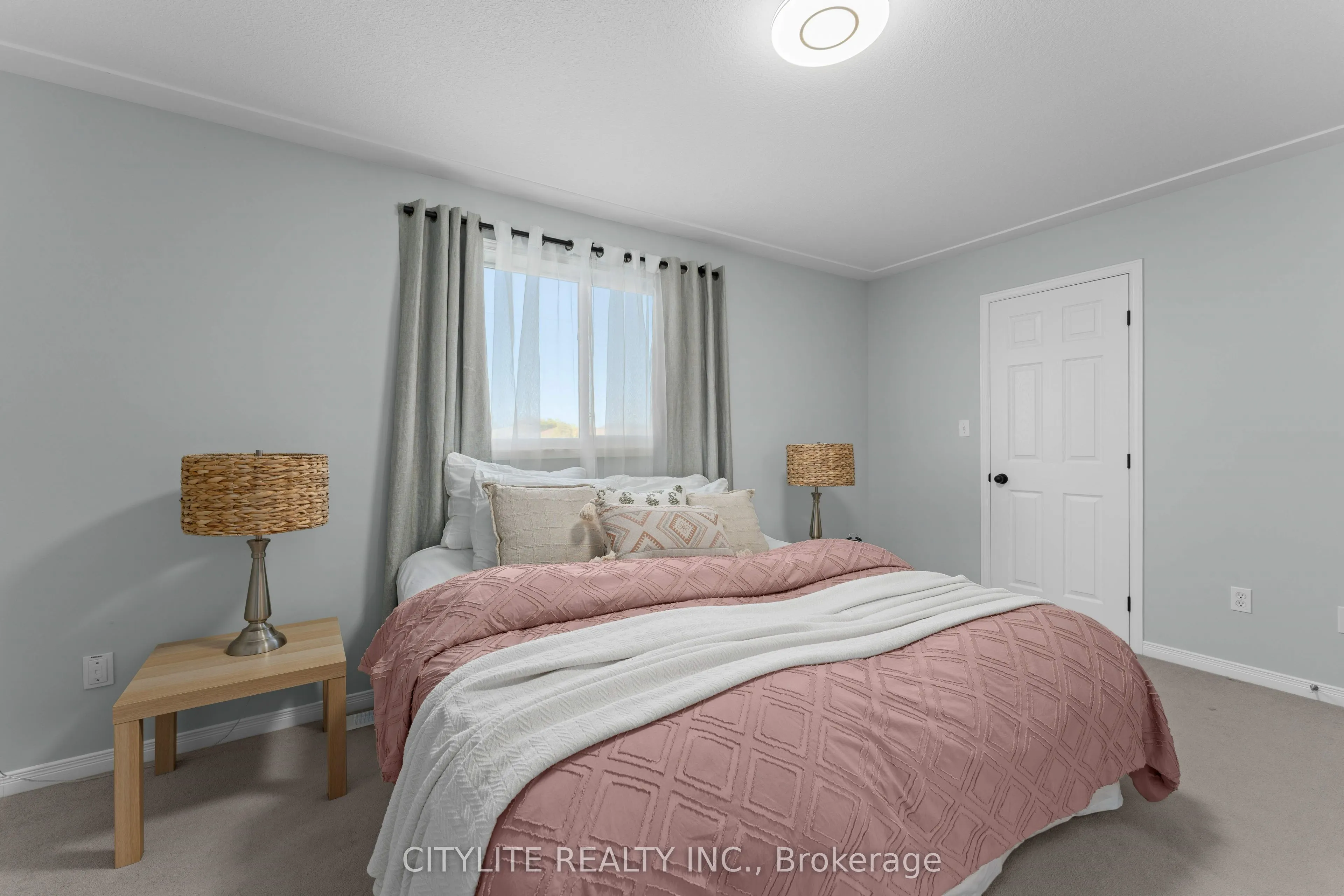 844 PEACHWOOD Street