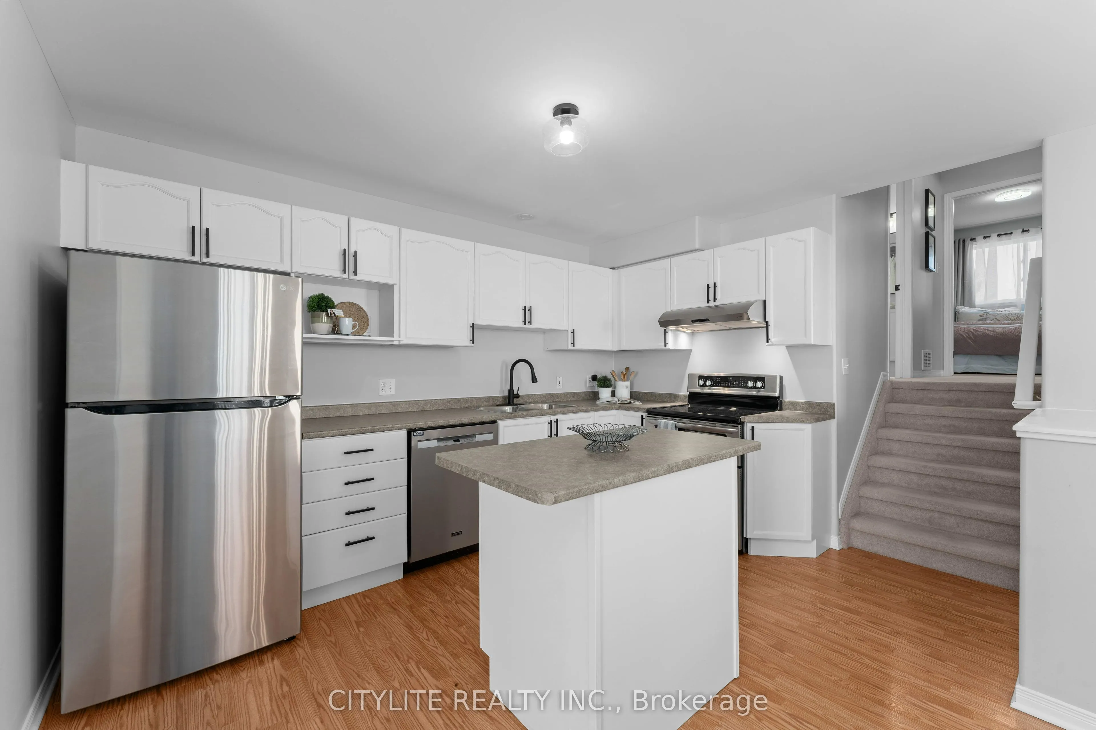 844 PEACHWOOD Street
