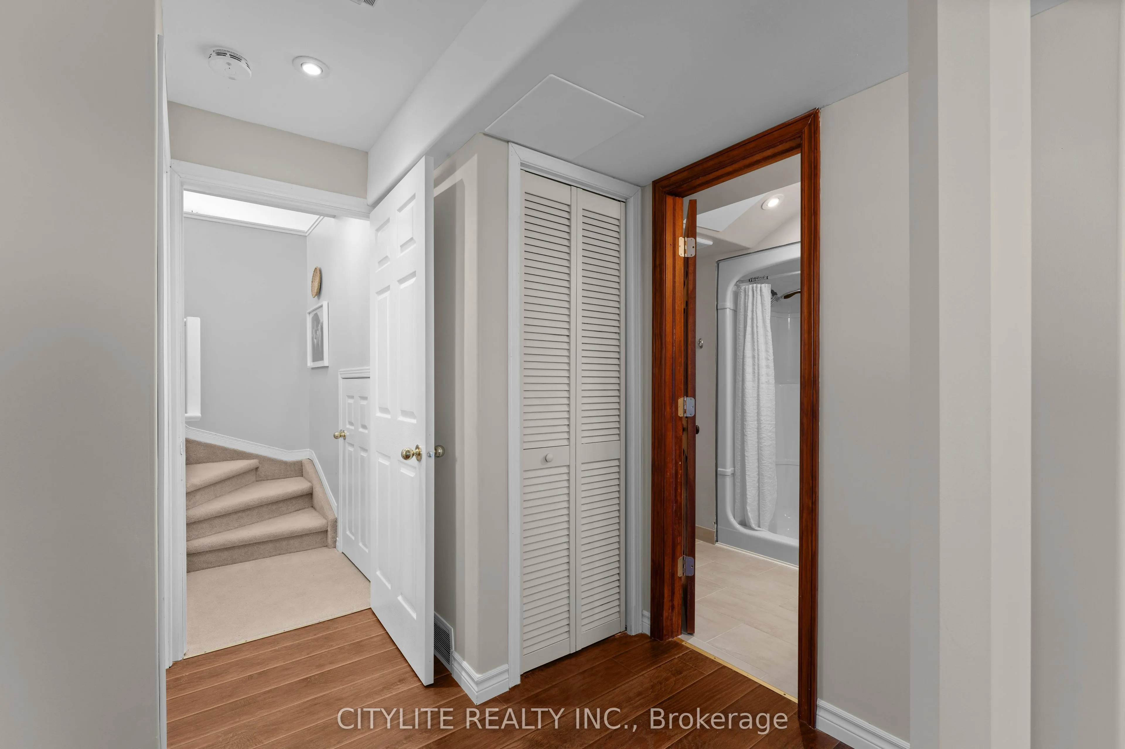 844 PEACHWOOD Street