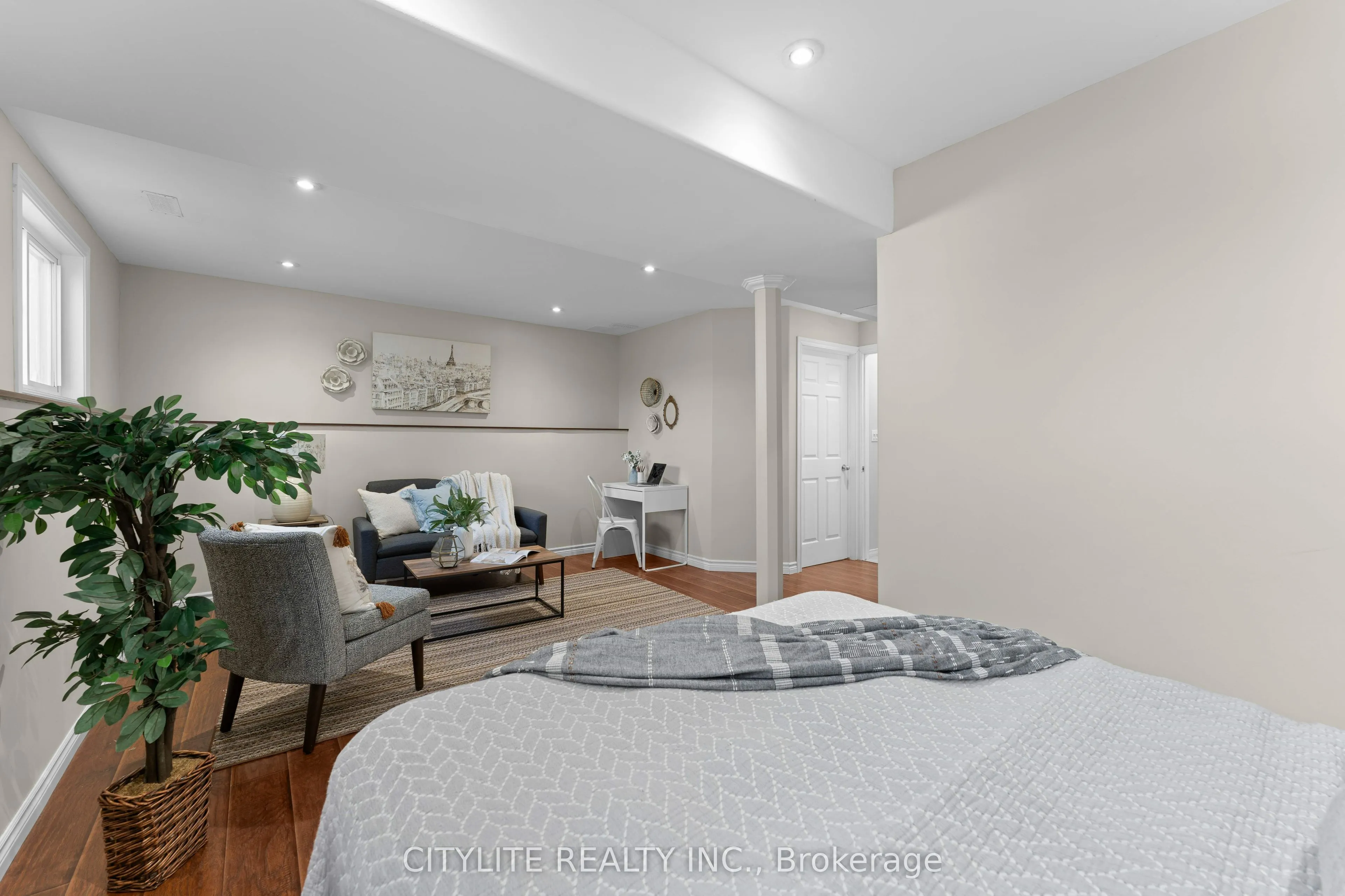 844 PEACHWOOD Street