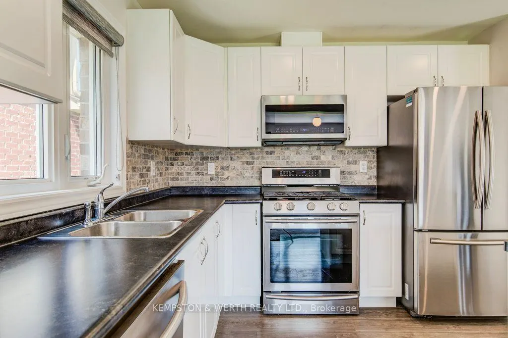 390 Armstrong Street W