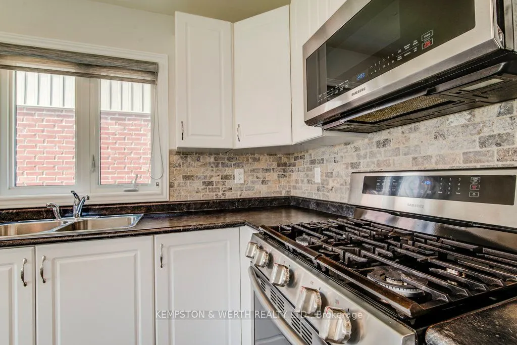 390 Armstrong Street W