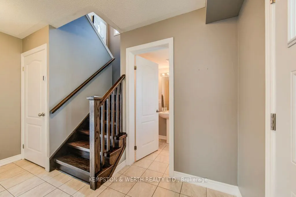 390 Armstrong Street W