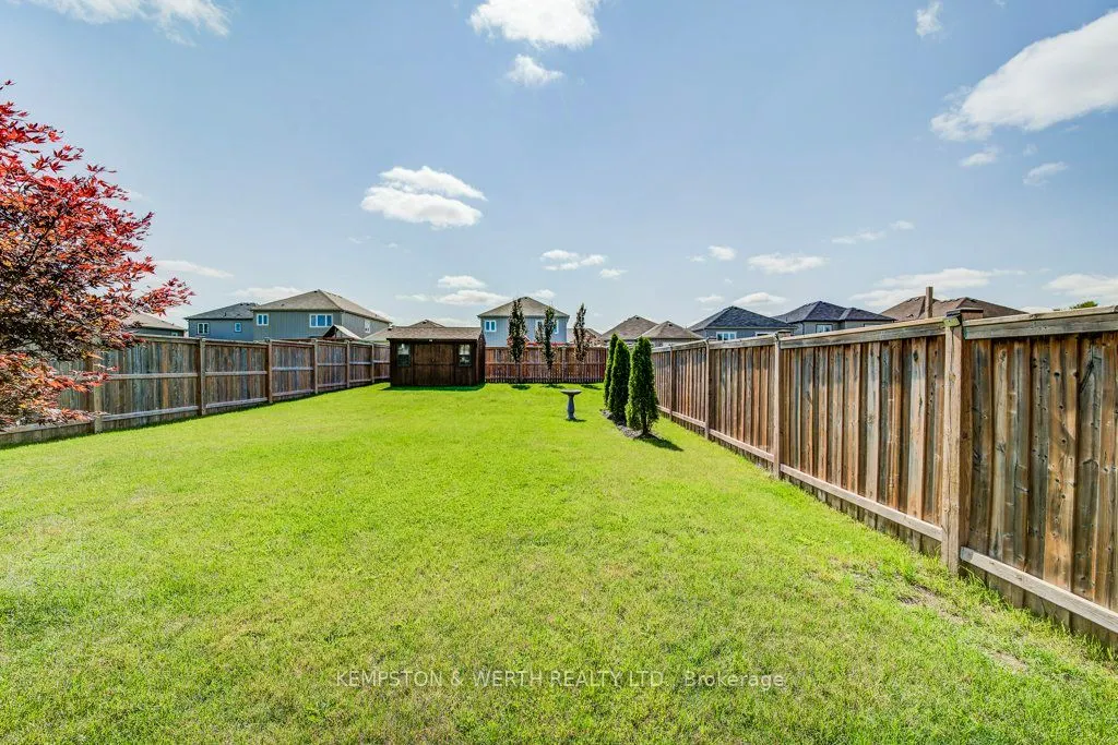 390 Armstrong Street W