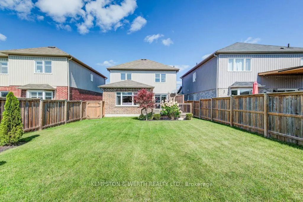390 Armstrong Street W