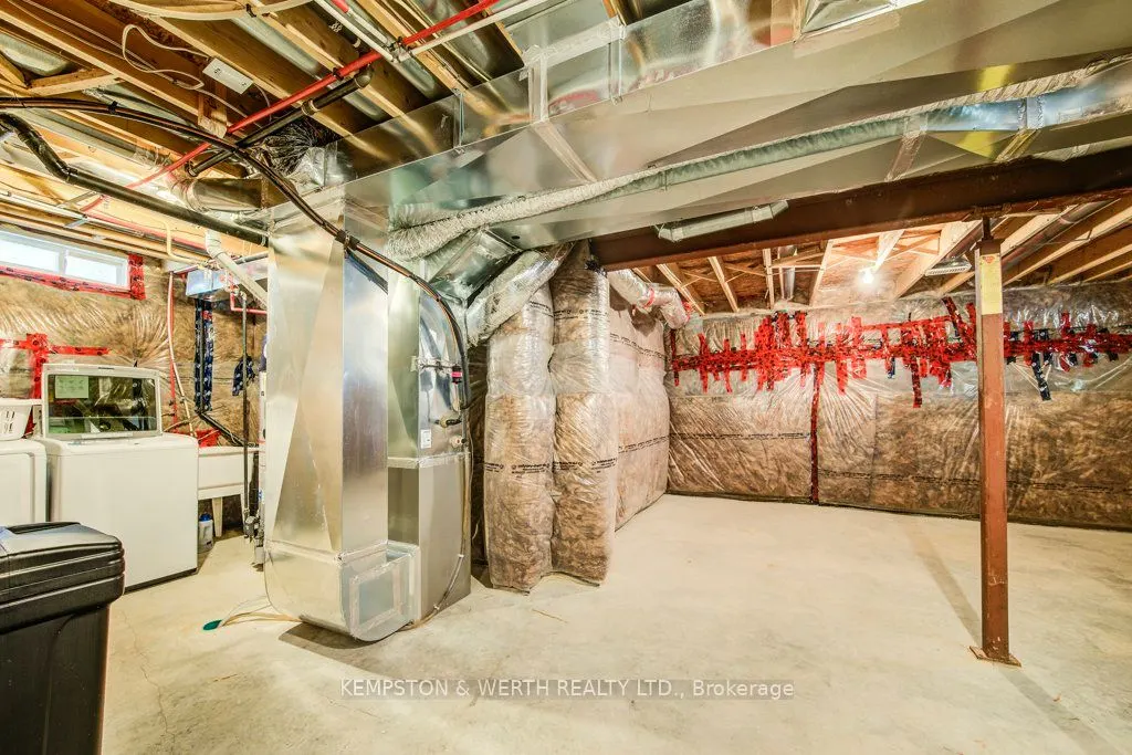 390 Armstrong Street W