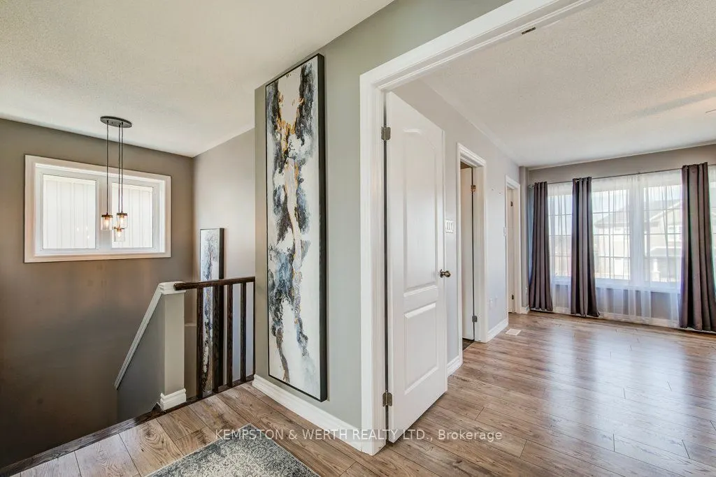390 Armstrong Street W
