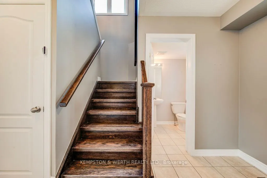 390 Armstrong Street W