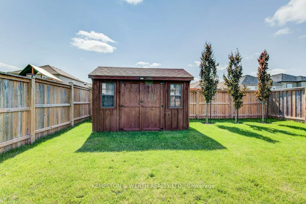 390 Armstrong Street W
