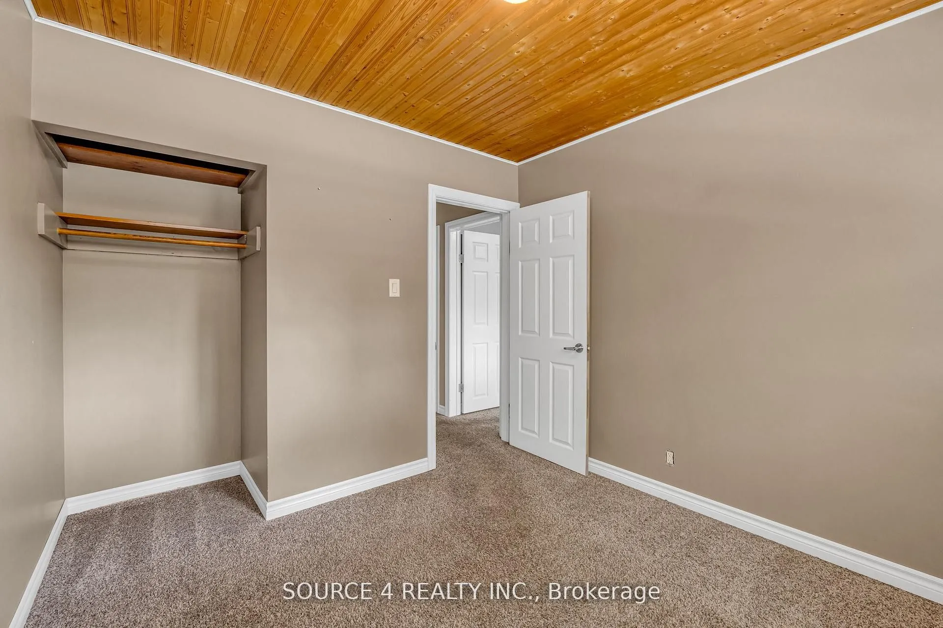 35 Vista Crescent