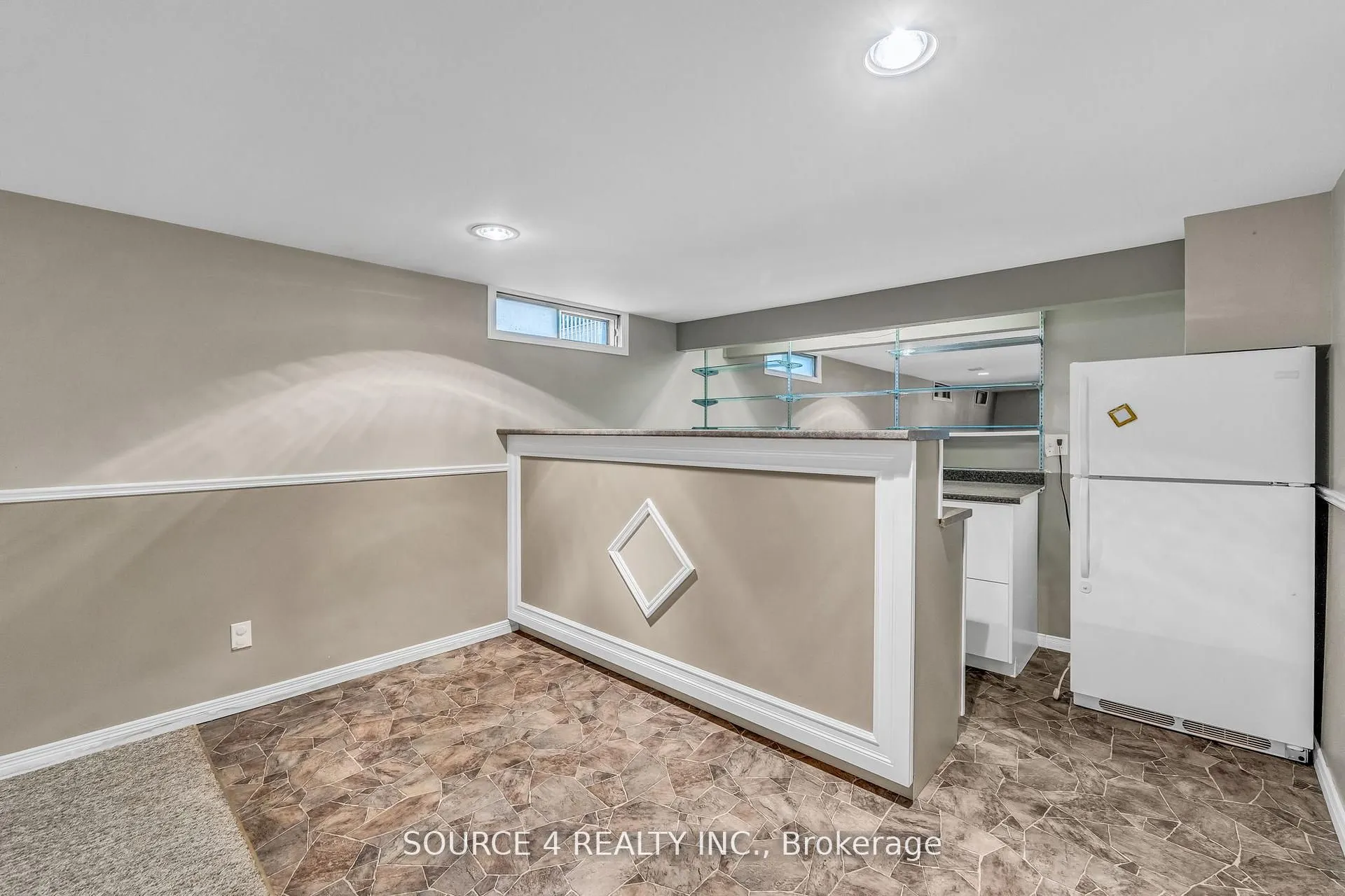 35 Vista Crescent