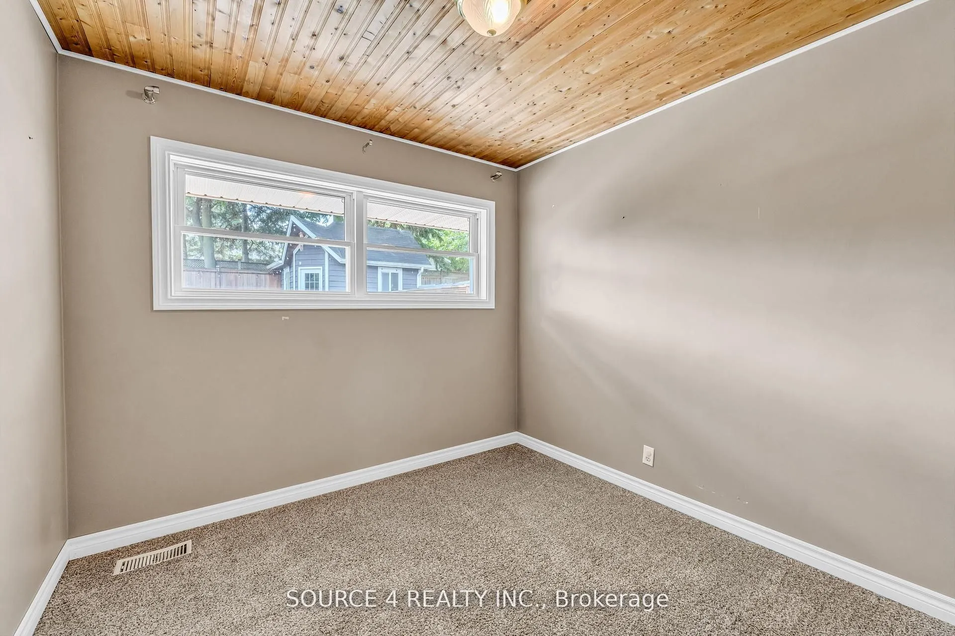 35 Vista Crescent
