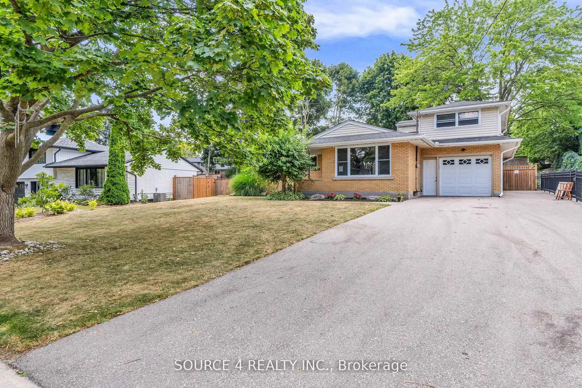 35 Vista Crescent