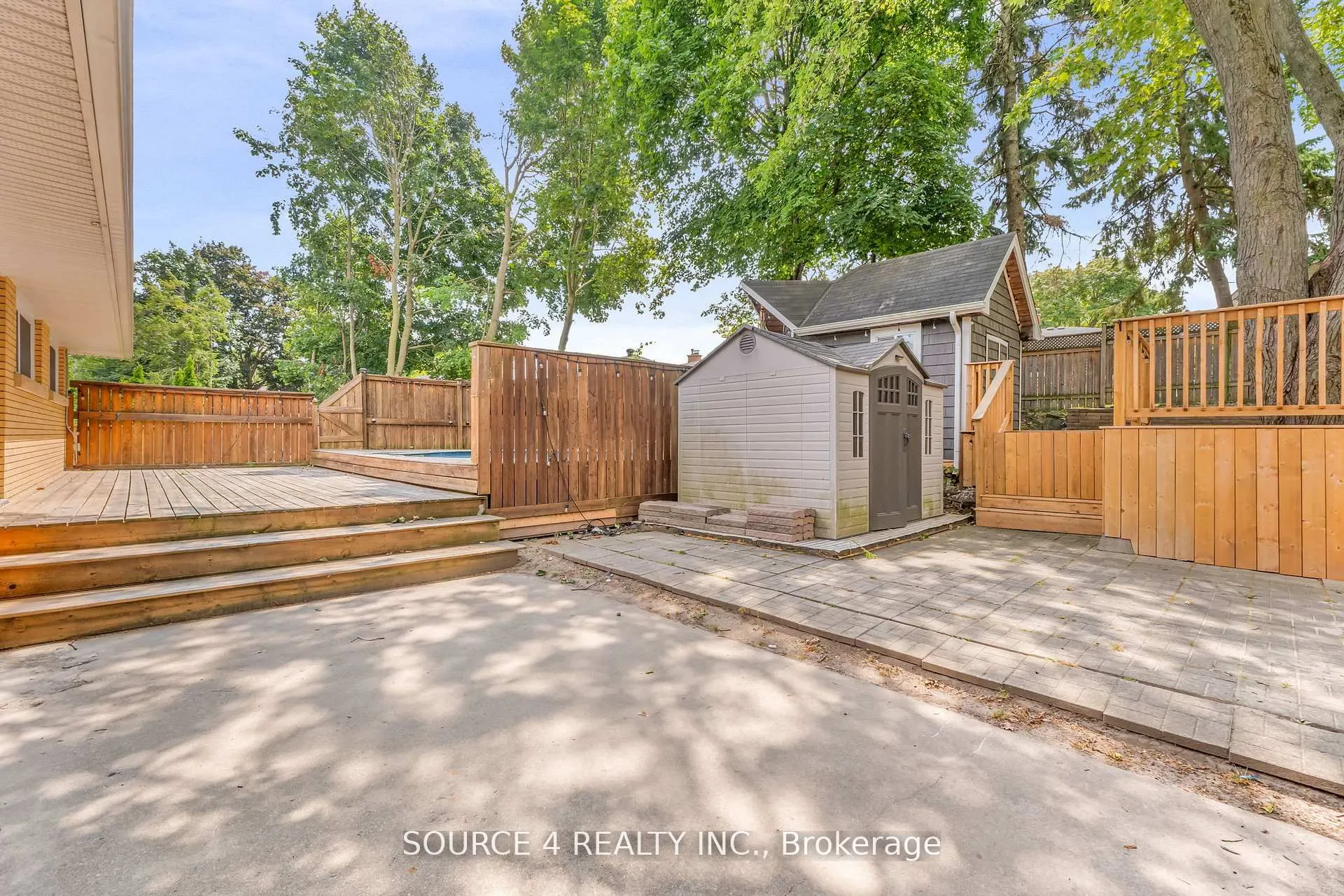 35 Vista Crescent