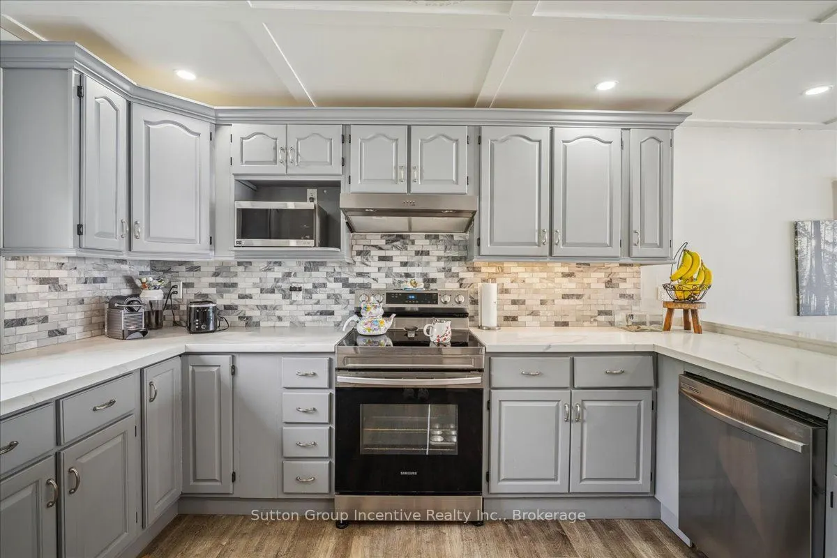 339520 PRESQU'ILE Road