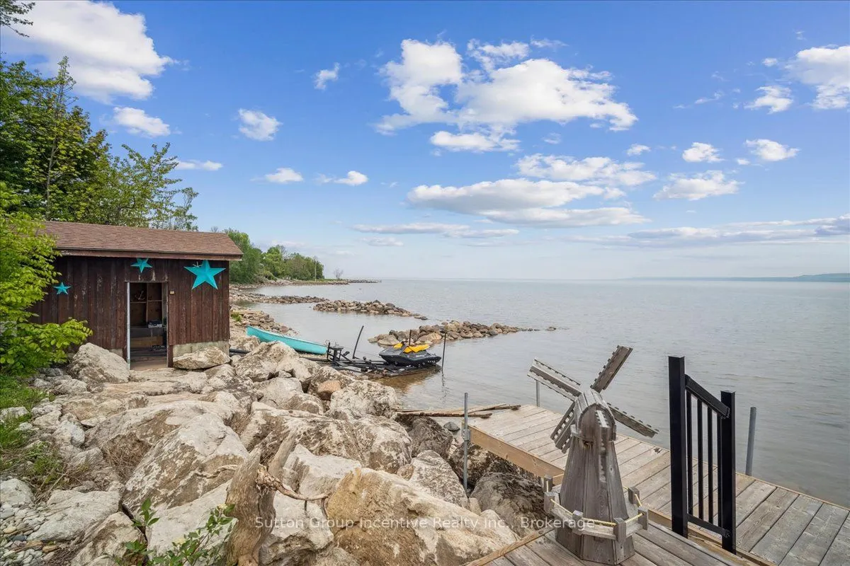 339520 PRESQU'ILE Road
