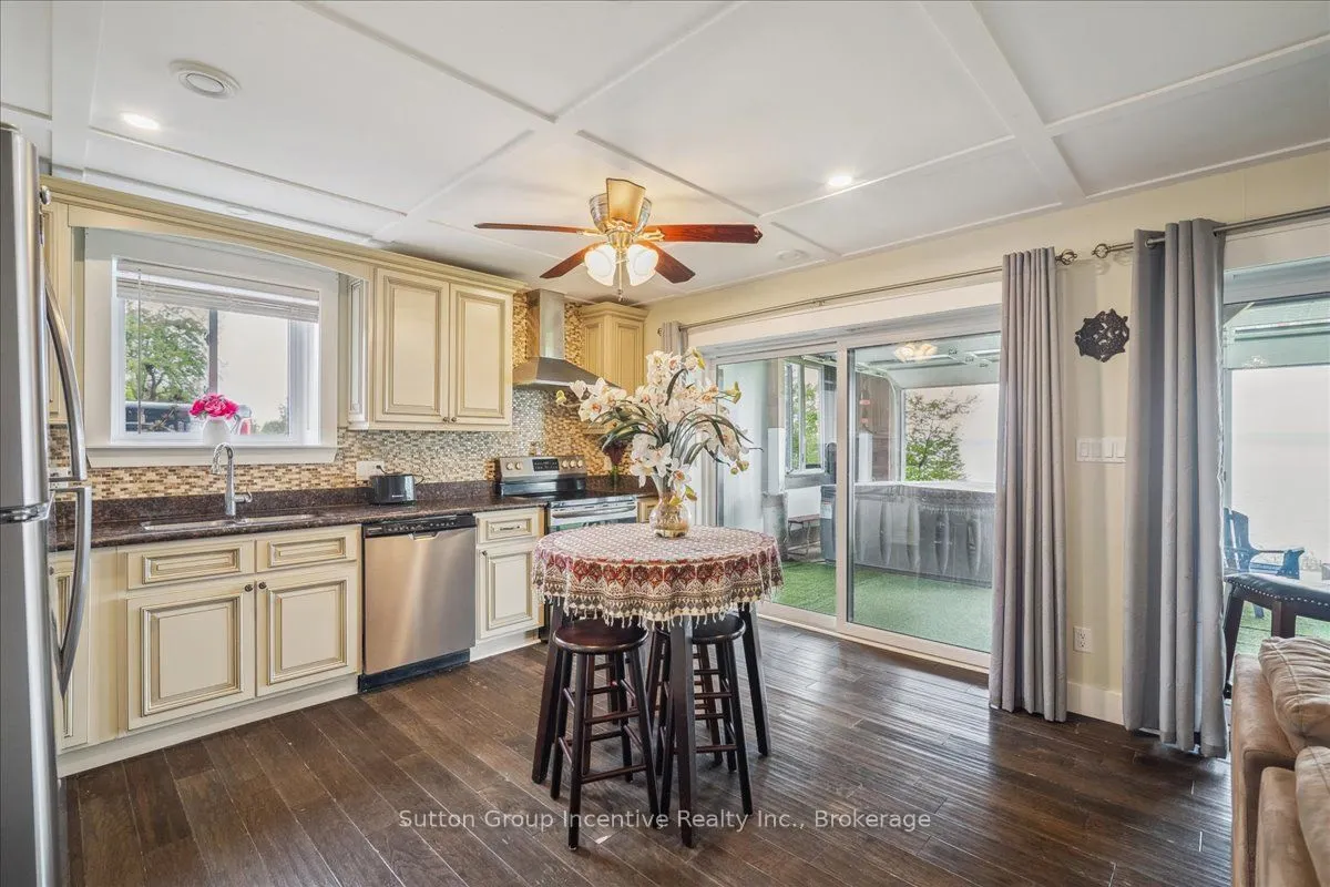 339520 PRESQU'ILE Road