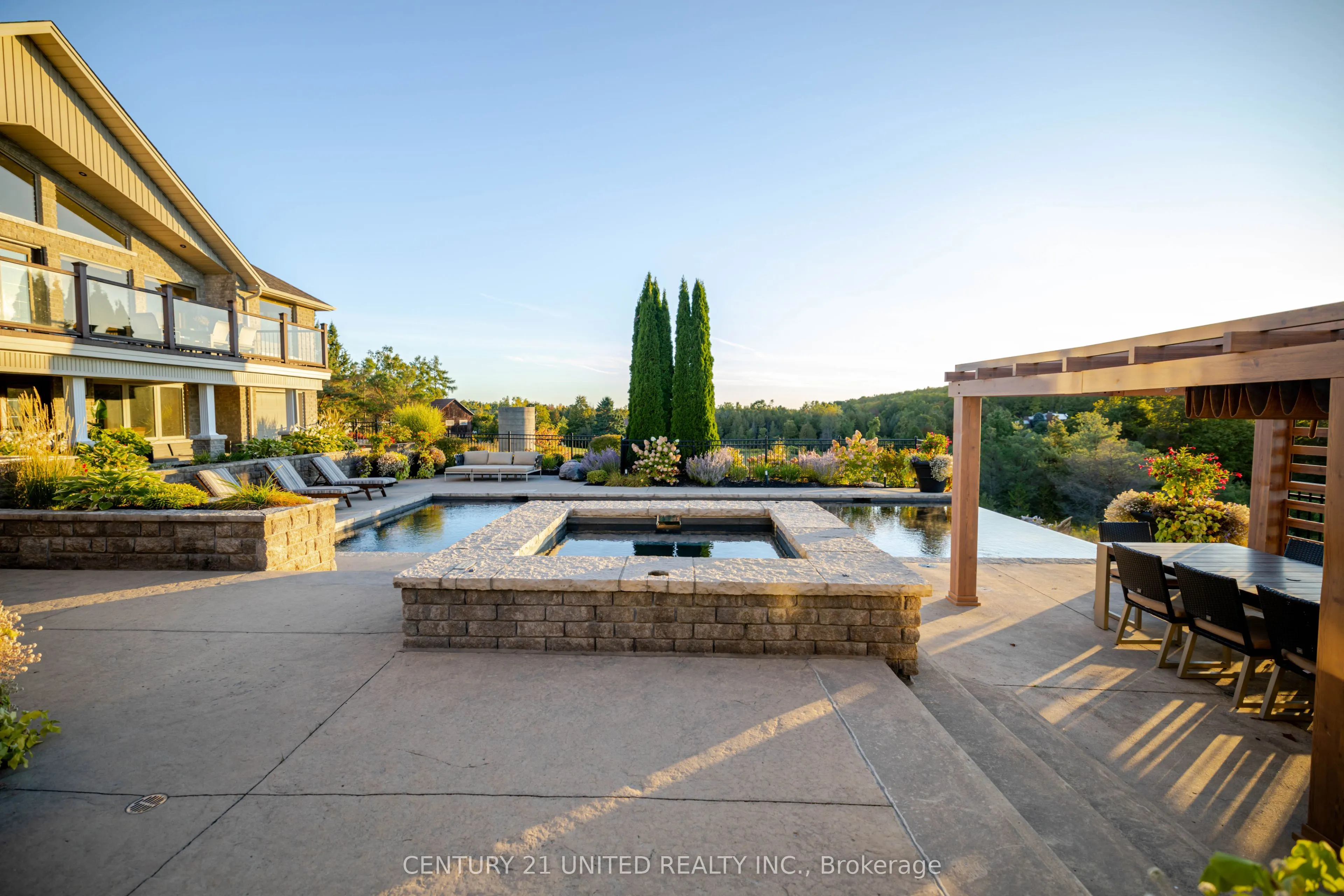 7 Maplehill Drive