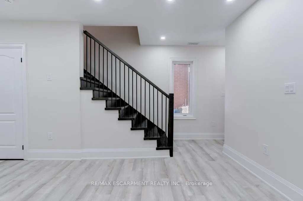38 East 16th Street