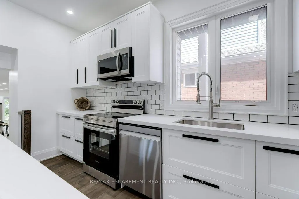 38 East 16th Street