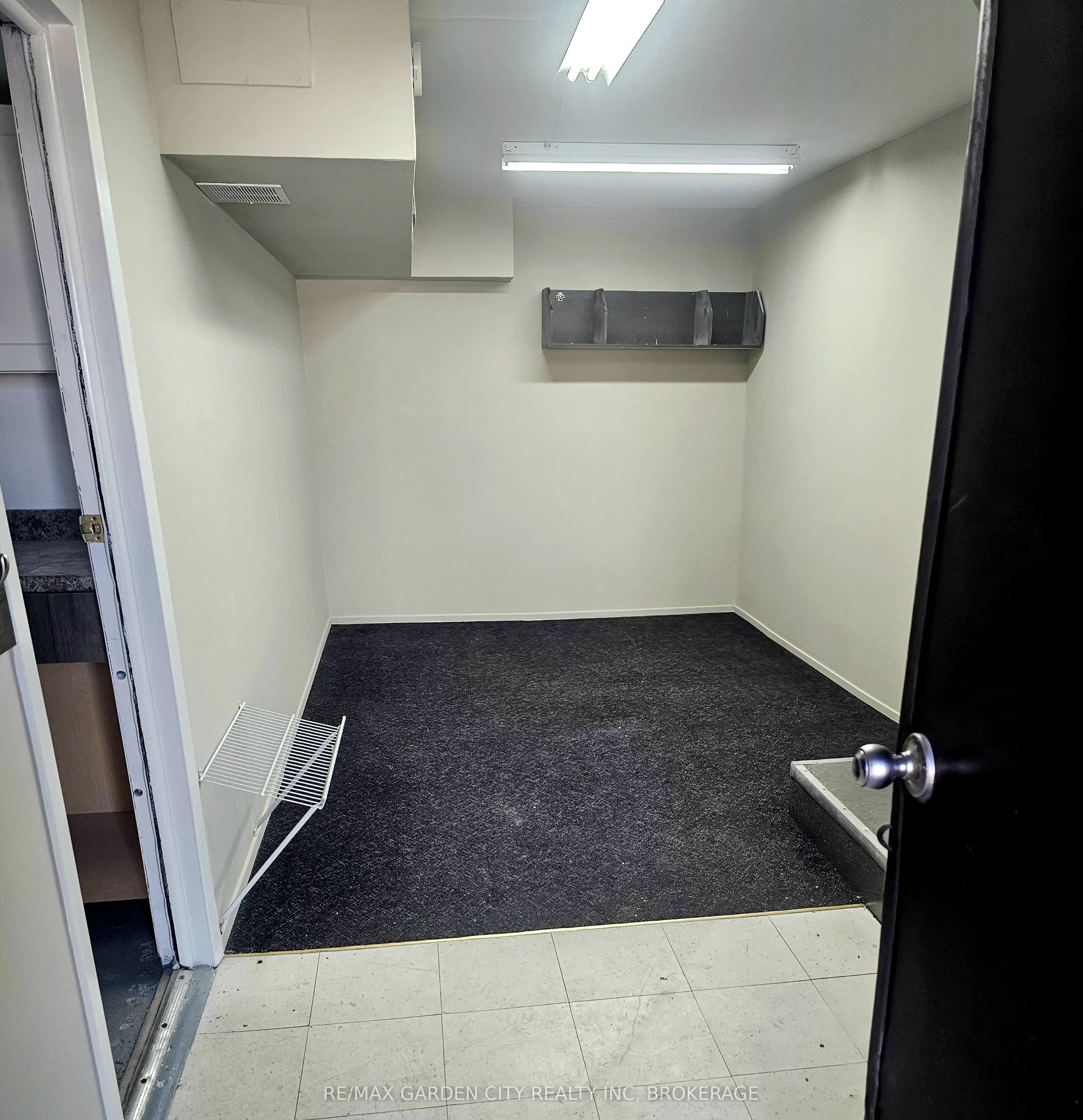 215 Roberts Road, #upper back