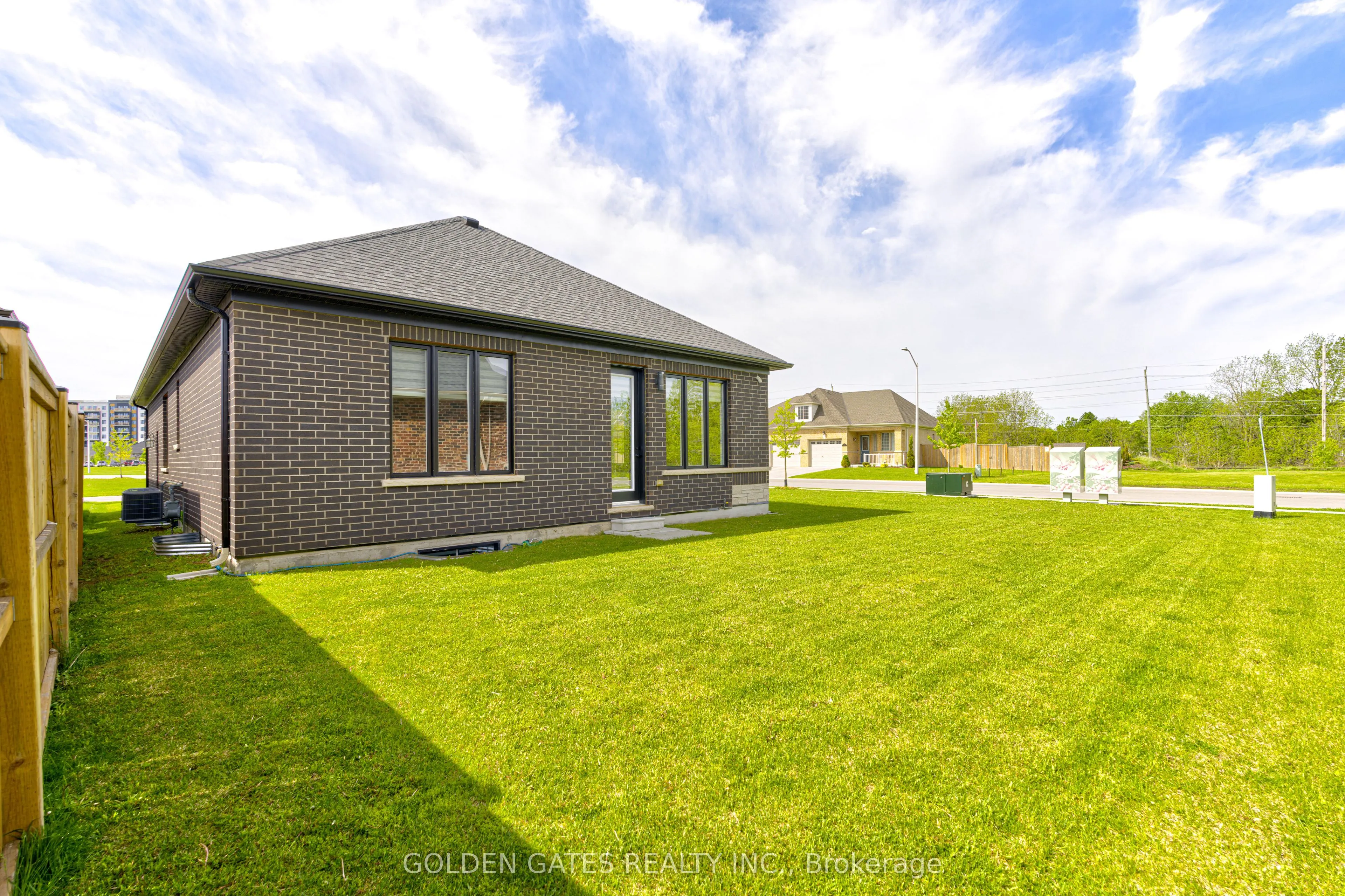2 Seaton Crescent