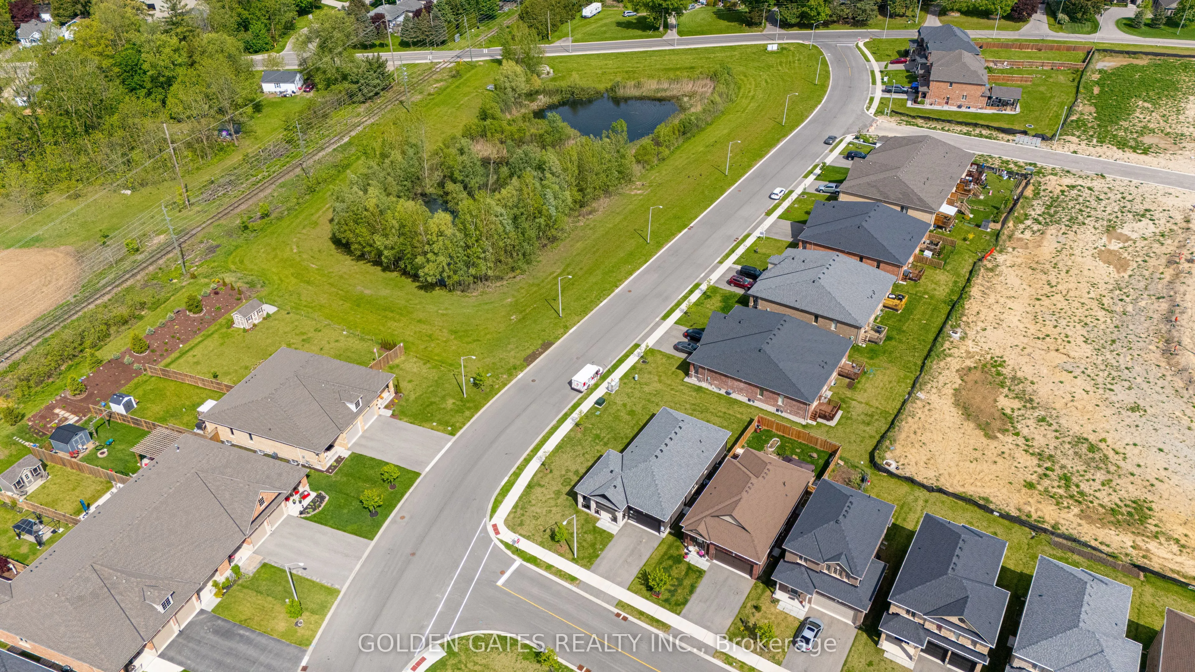 2 Seaton Crescent