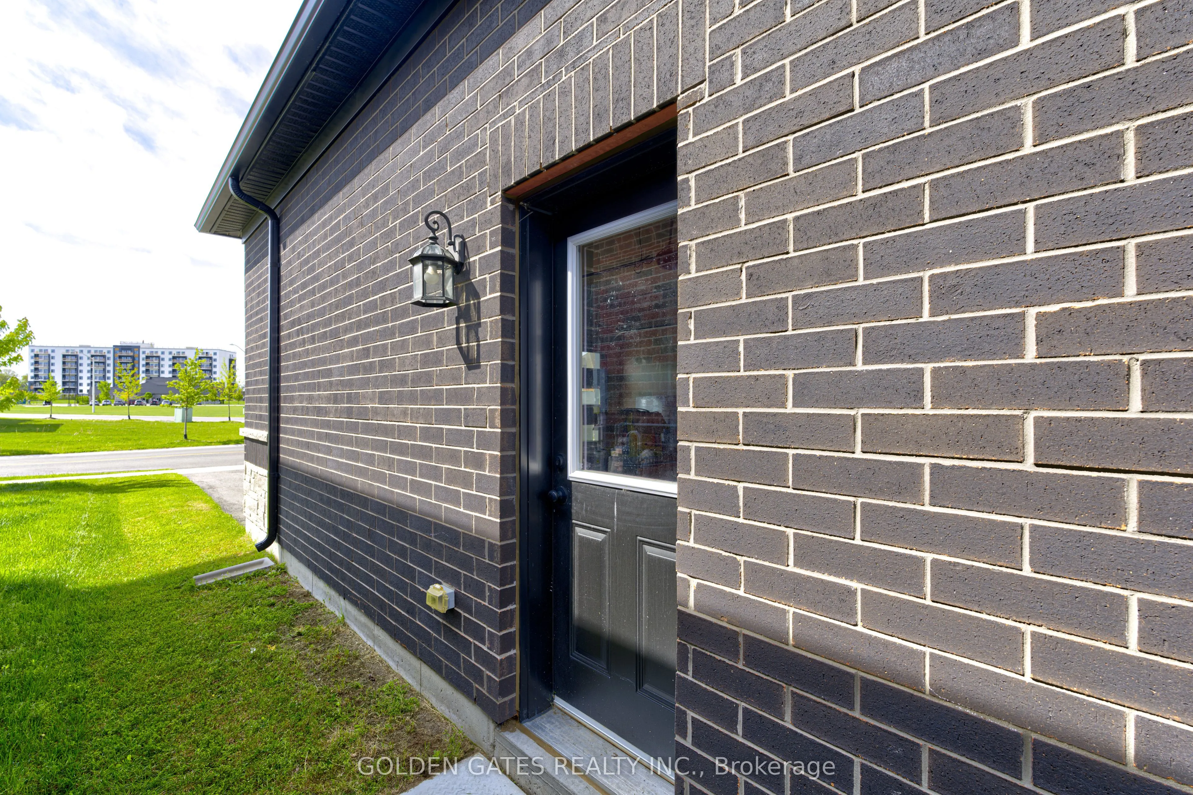 2 Seaton Crescent