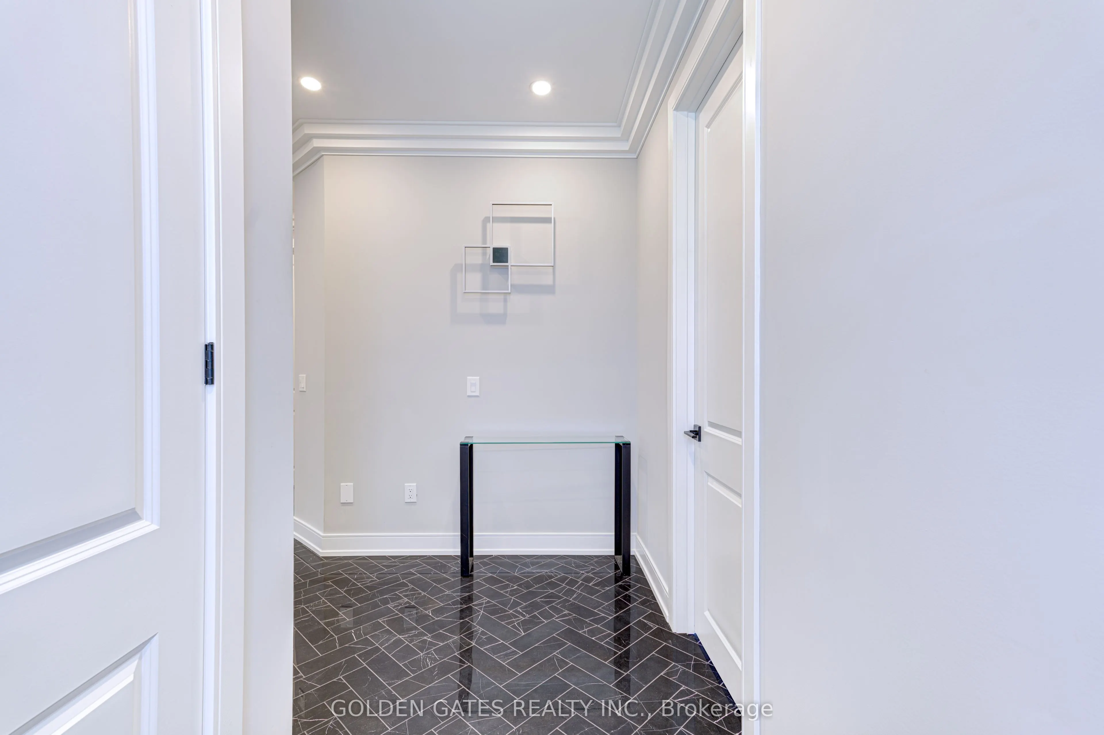 2 Seaton Crescent