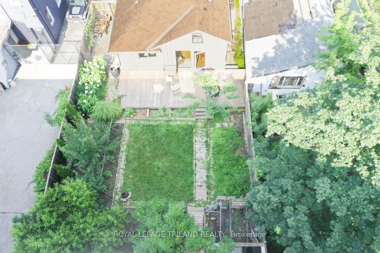 225 Wellington Street