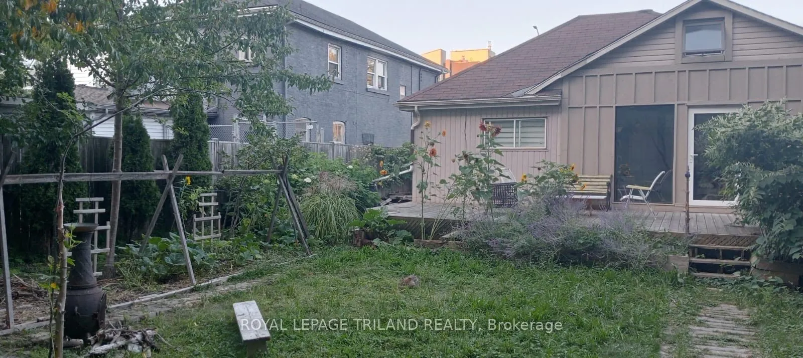 225 Wellington Street