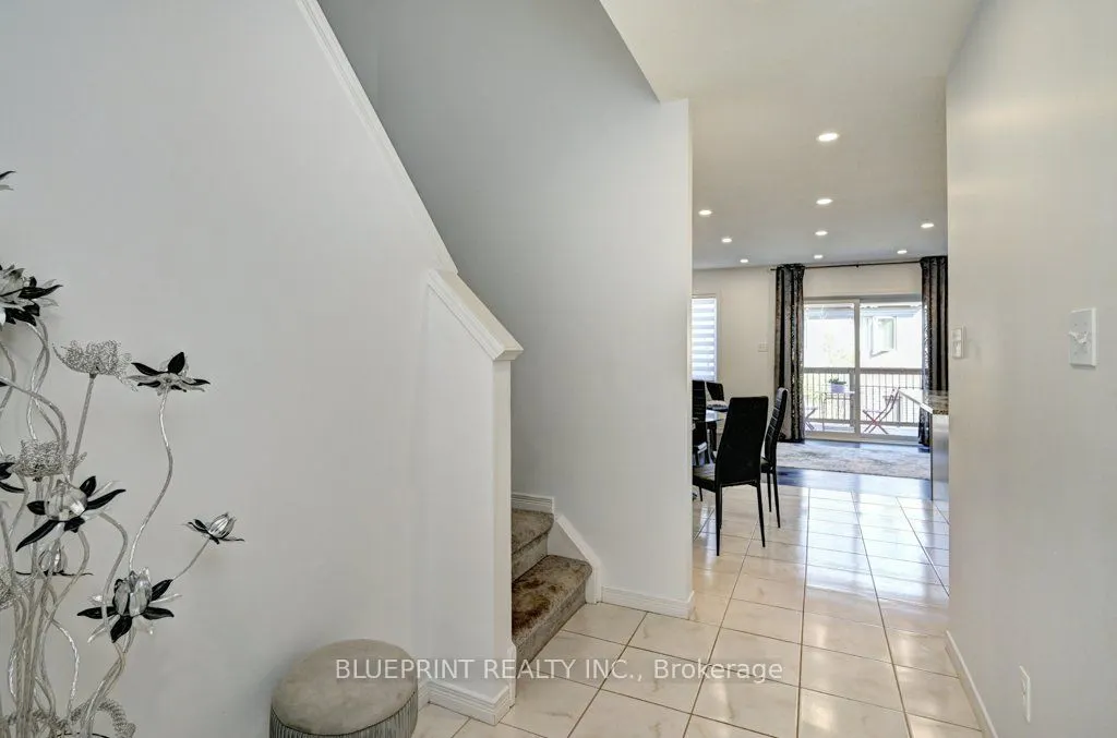 10 GOLDIE MILL Road, #11