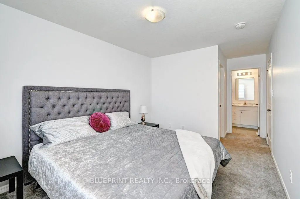 10 GOLDIE MILL Road, #11