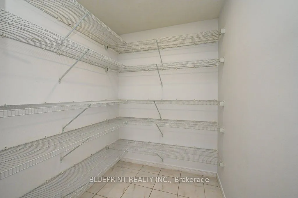 10 GOLDIE MILL Road, #11