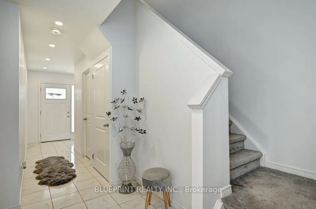 10 GOLDIE MILL Road, #11
