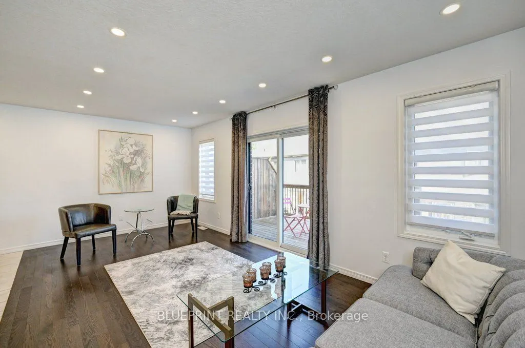 10 GOLDIE MILL Road, #11