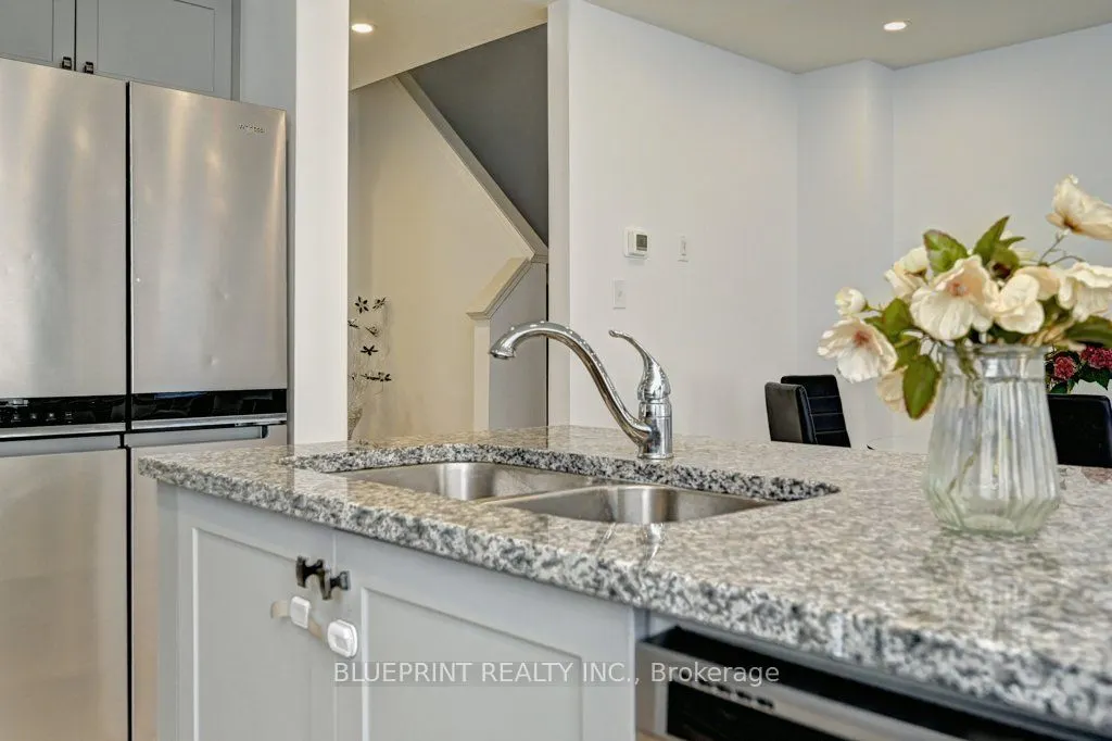 10 GOLDIE MILL Road, #11