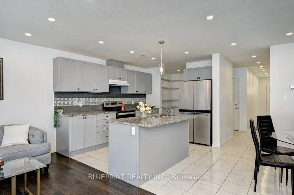 10 GOLDIE MILL Road, #11