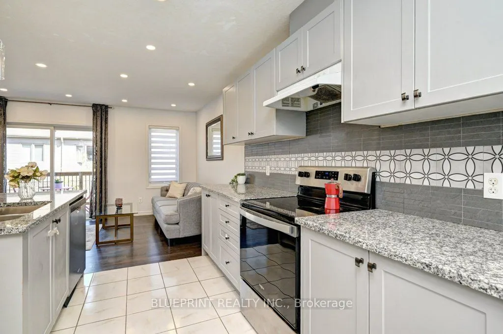 10 GOLDIE MILL Road, #11