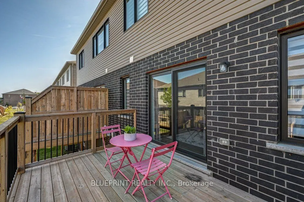 10 GOLDIE MILL Road, #11