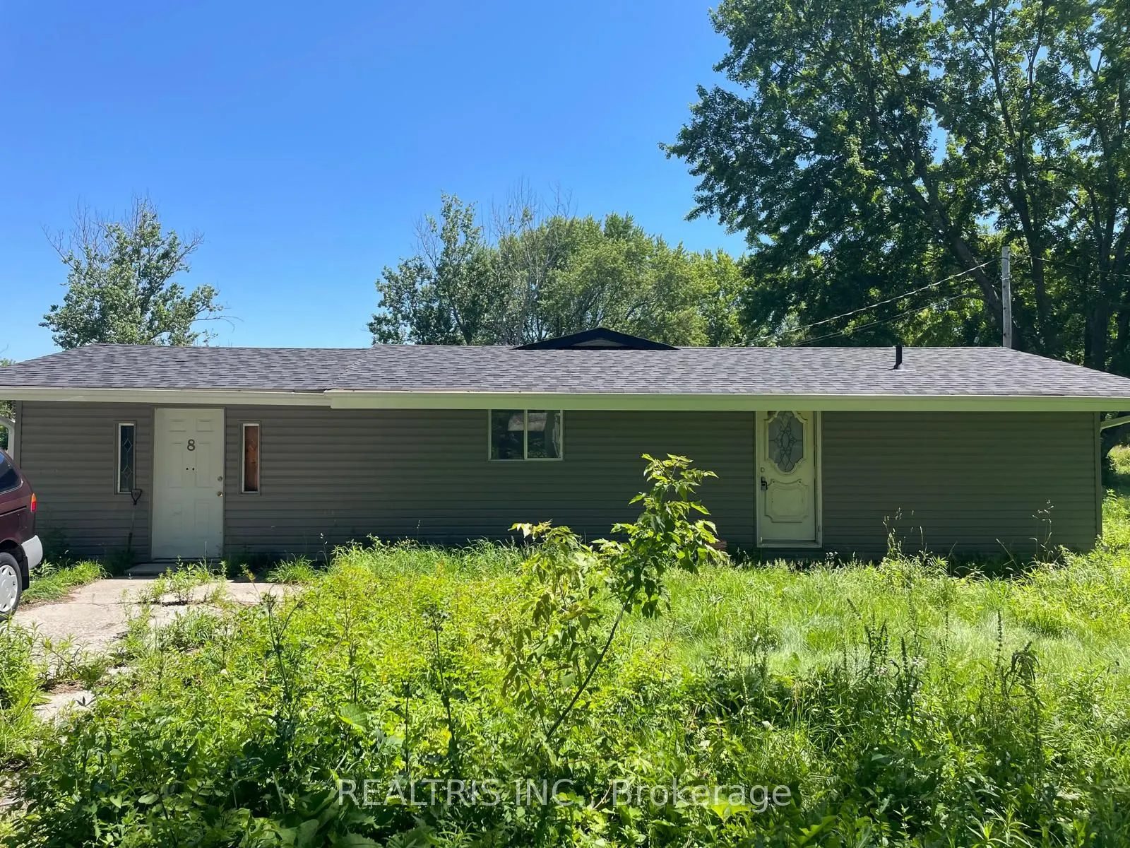 22499 Loyalist Parkway