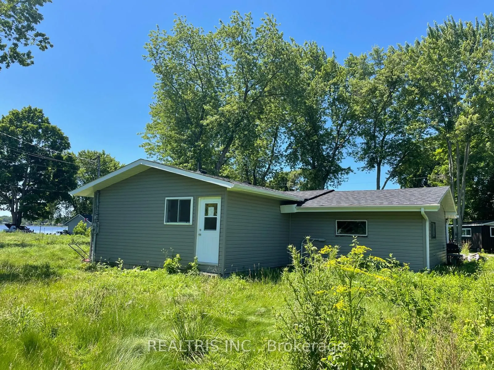 22499 Loyalist Parkway