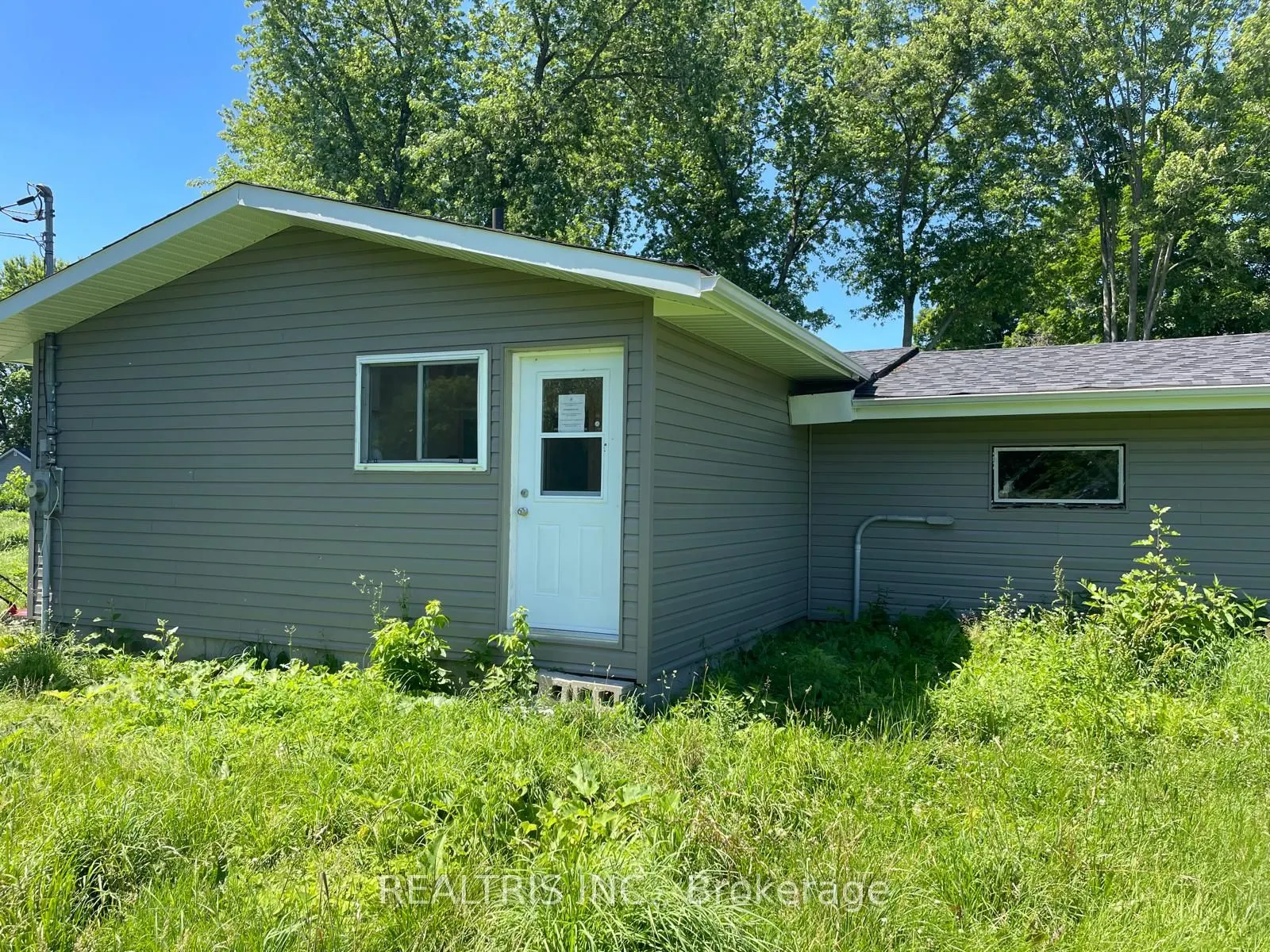 22499 Loyalist Parkway
