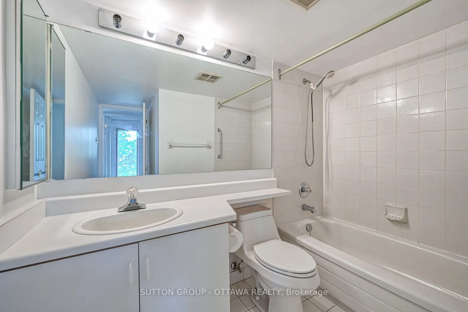 550 Cambridge Street S, #202