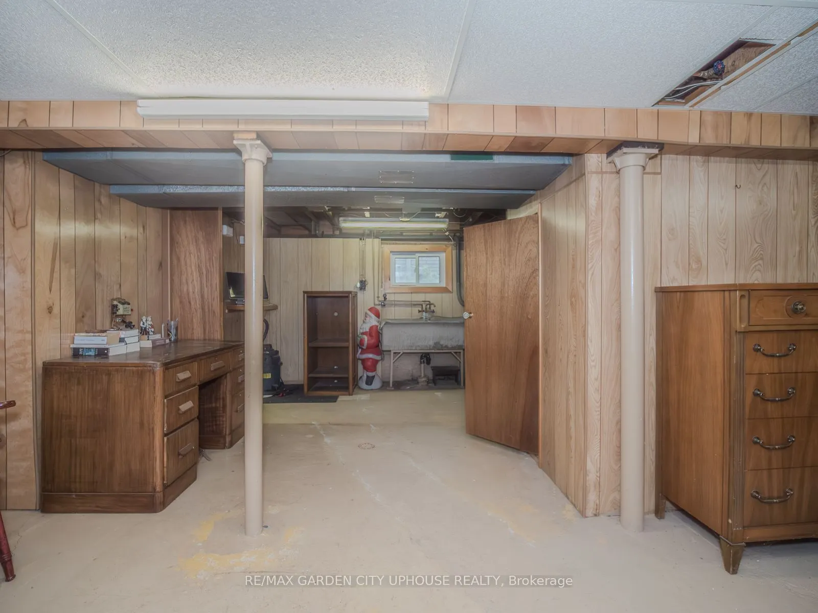 42 Grantham Avenue S