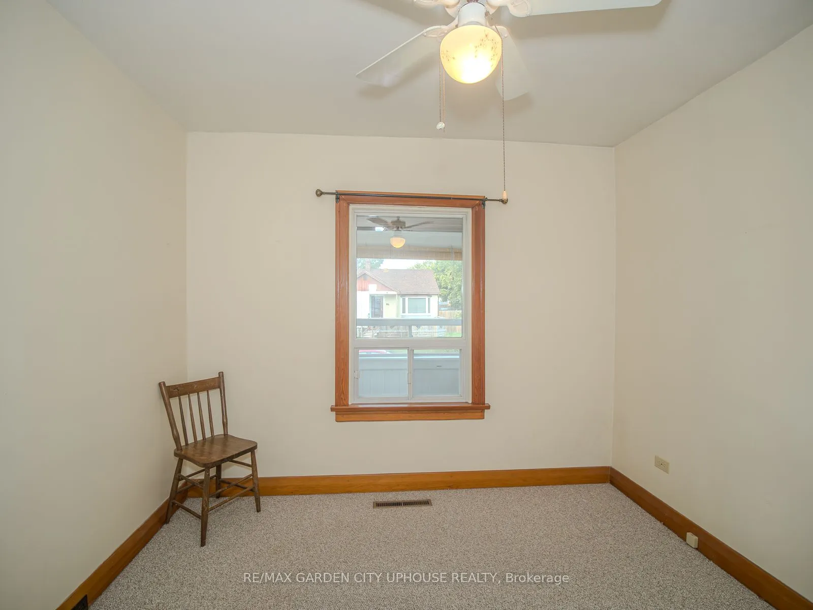 42 Grantham Avenue S