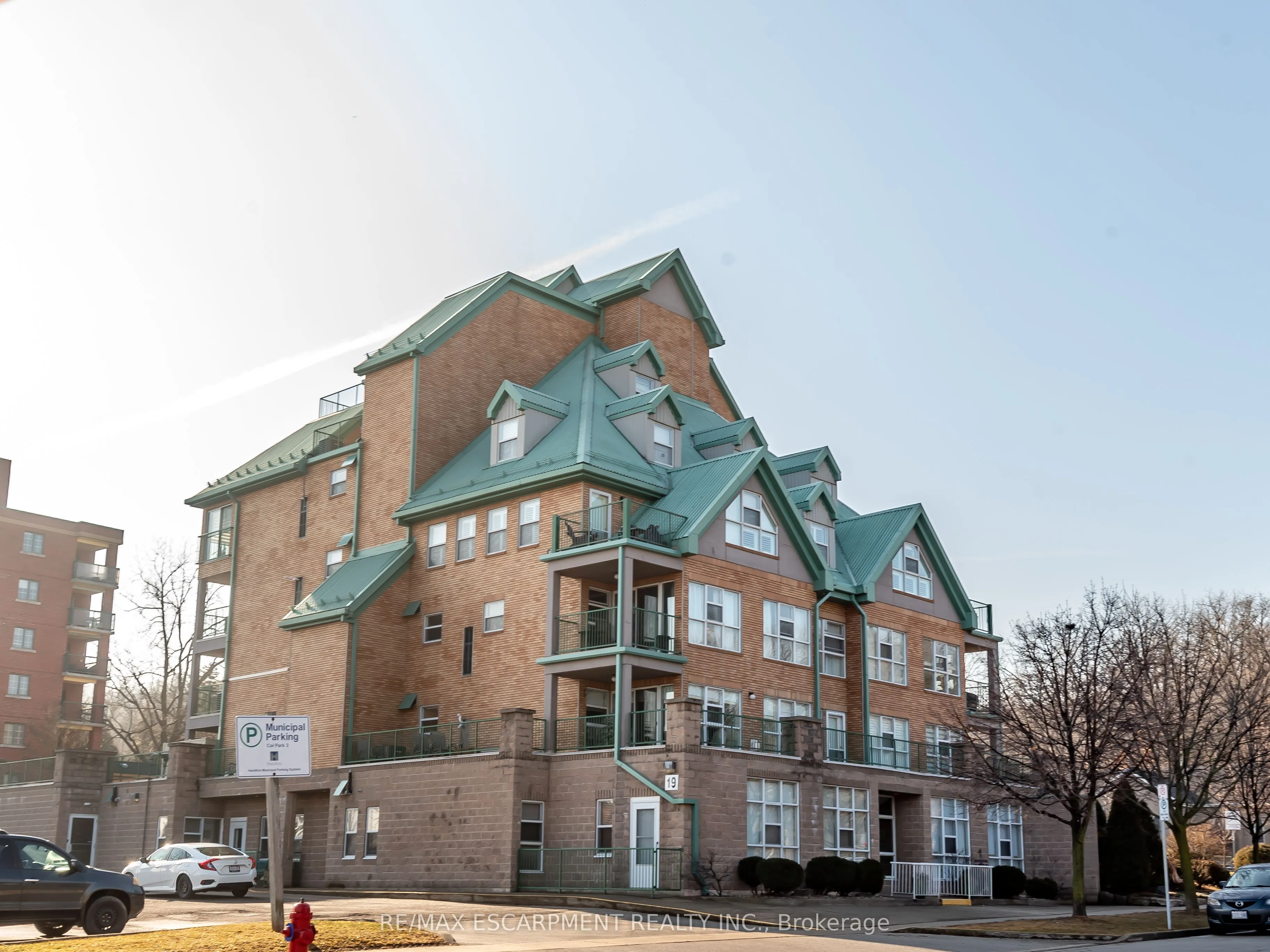 19 Lake Avenue S, #102